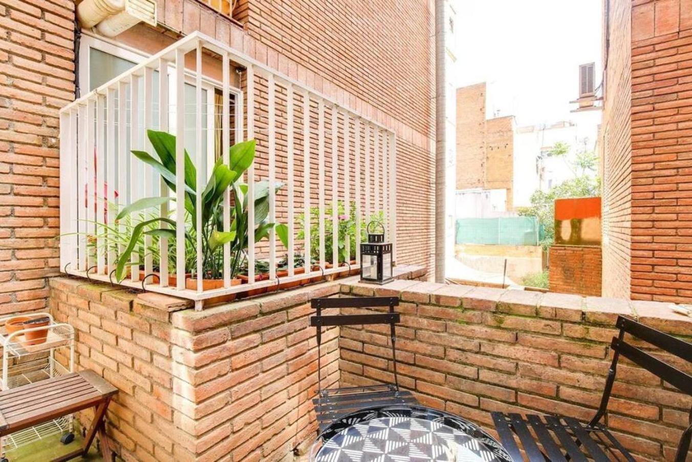 Colorful With Cozy Terrace In Gracia Leilighet Barcelona Eksteriør bilde